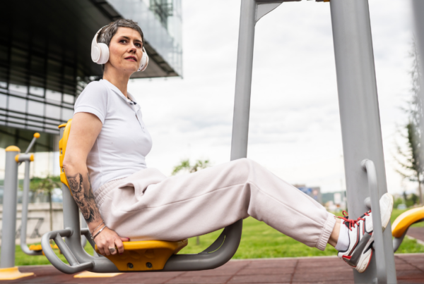 woman doing leg press