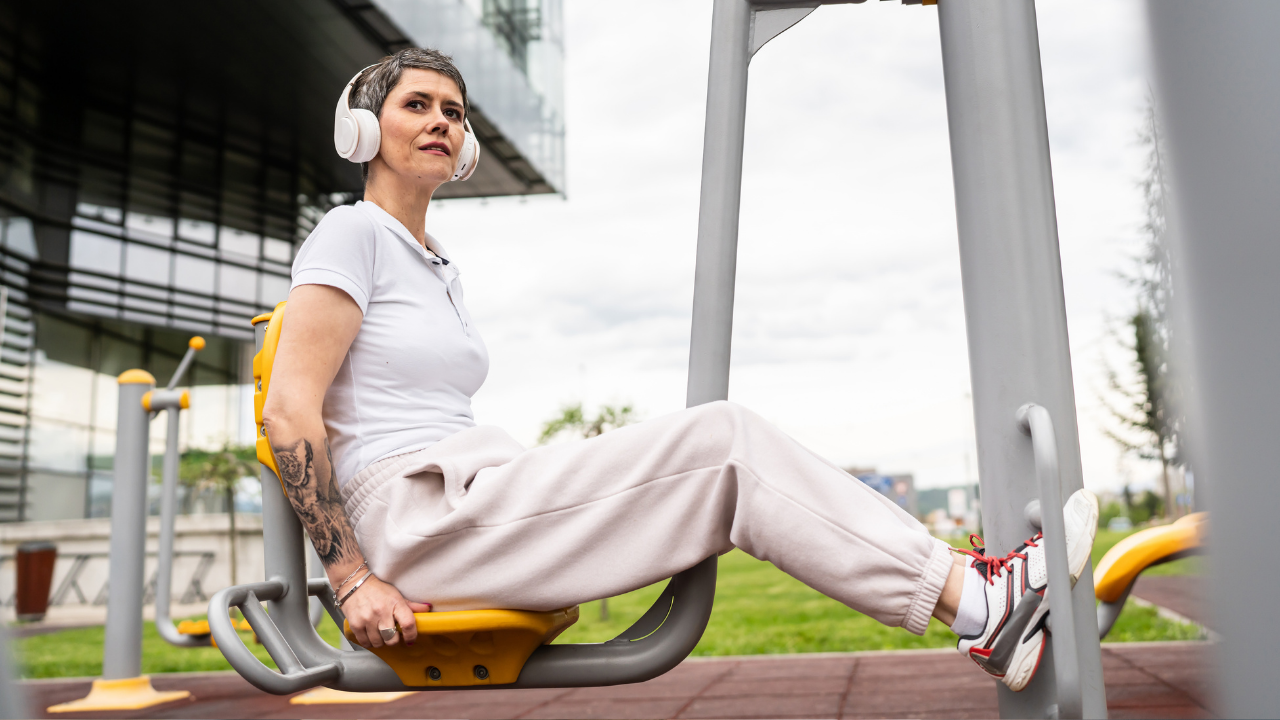 woman doing leg press